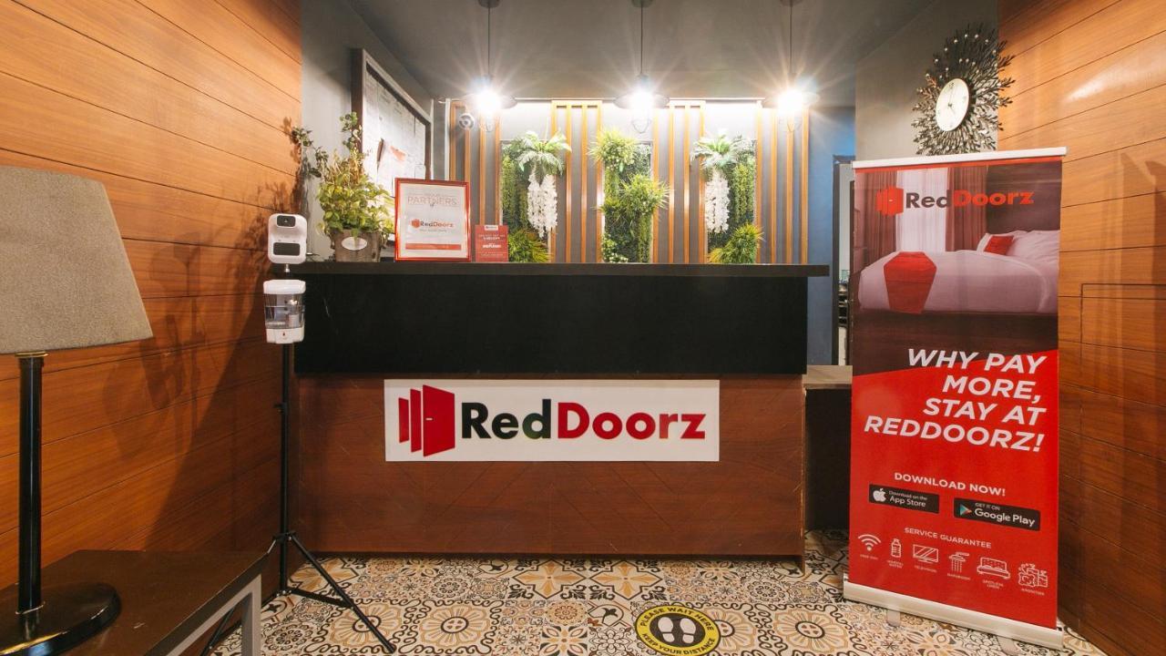 Reddoorz @ Gardenview Hotel Gtower Анхелес Екстериор снимка